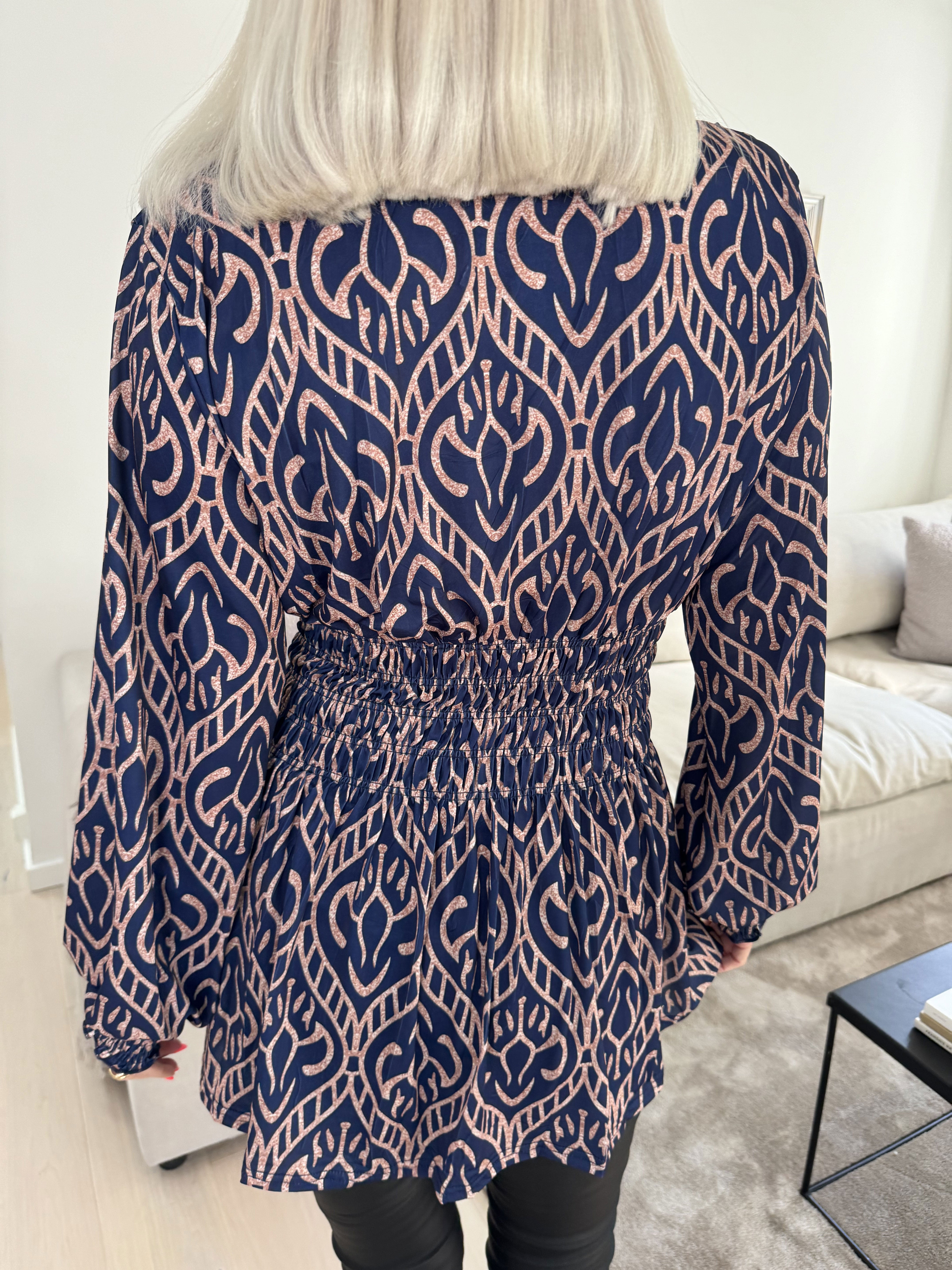 Pams Boho Shirt L/S - Elastisk bluse i krølfrit stof